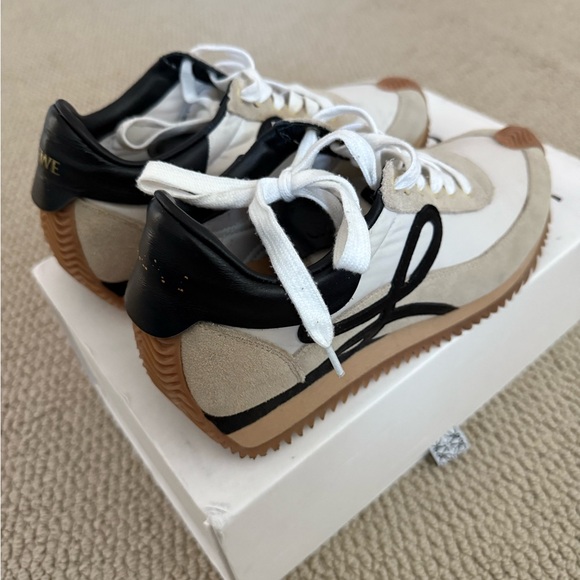 LOEWE Flow Runner Women's Black and Cream Sneakers Size 8.5 - Picture 2 of 8